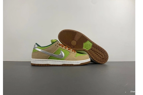  Dunk Nike Low SB  FQ7585-200 “Escargot” 1206